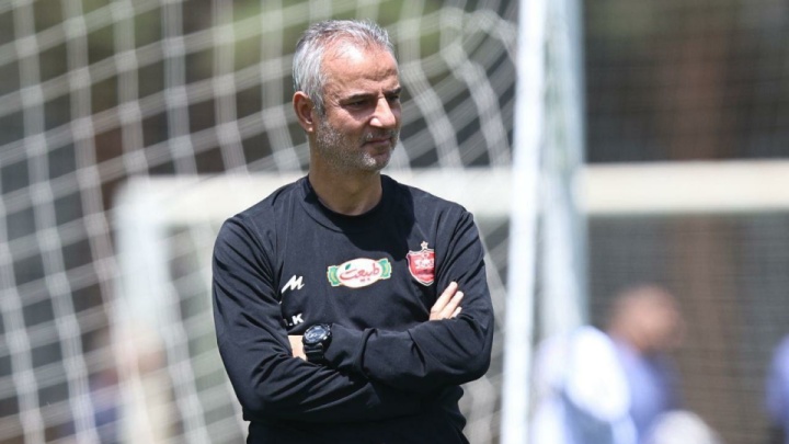 کنار شما و هواداران پرسپولیس میمانم
